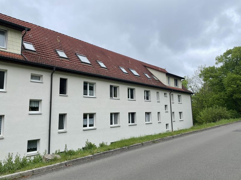 4-Zimmer-Eigentumswohnung mit Balkon und Garagenstellplatz am Stadtrand von Meiningen